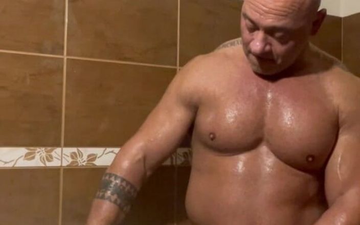 Mr. Guru: Bara några Haus work.off kurs i badroom när jag naken.dusch...