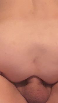 義母は私のチンコをすべての穴に含み込み、最初の射精で飲み込み、嘔吐し、二度目は深く肛門に突き刺される!