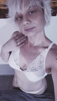 Un piccolo provino della mia nuova lingerie sexy.