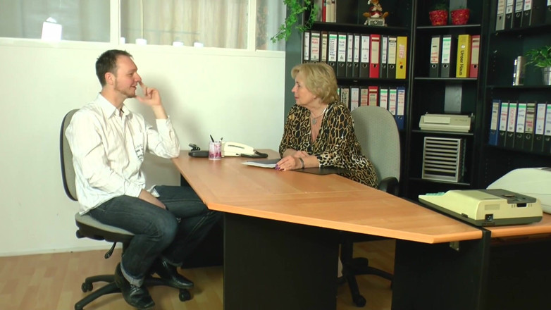 Mature Climax - 100% Mature Videos: Gilf secretaresse wordt geneukt totdat ze klaarkomt