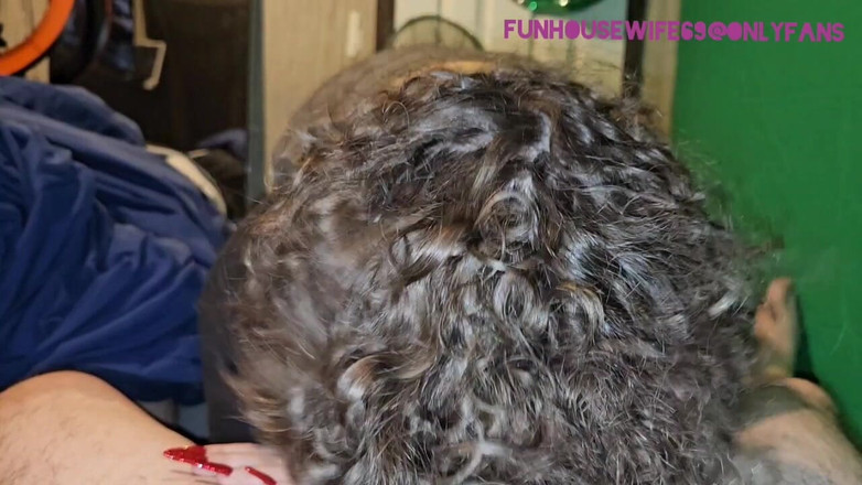 Funhousewife69: Ich entleere die eier meines weihnachtsmanns für mich, er kommt...