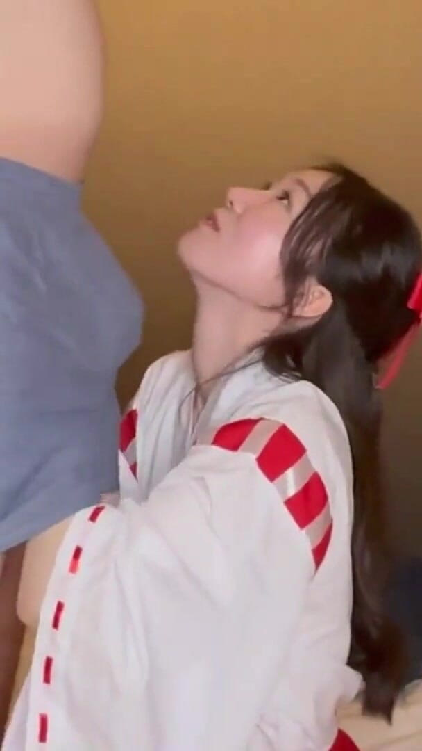 An Enchanted Hour Spent with an Authentic Miko (J-Girls Club)