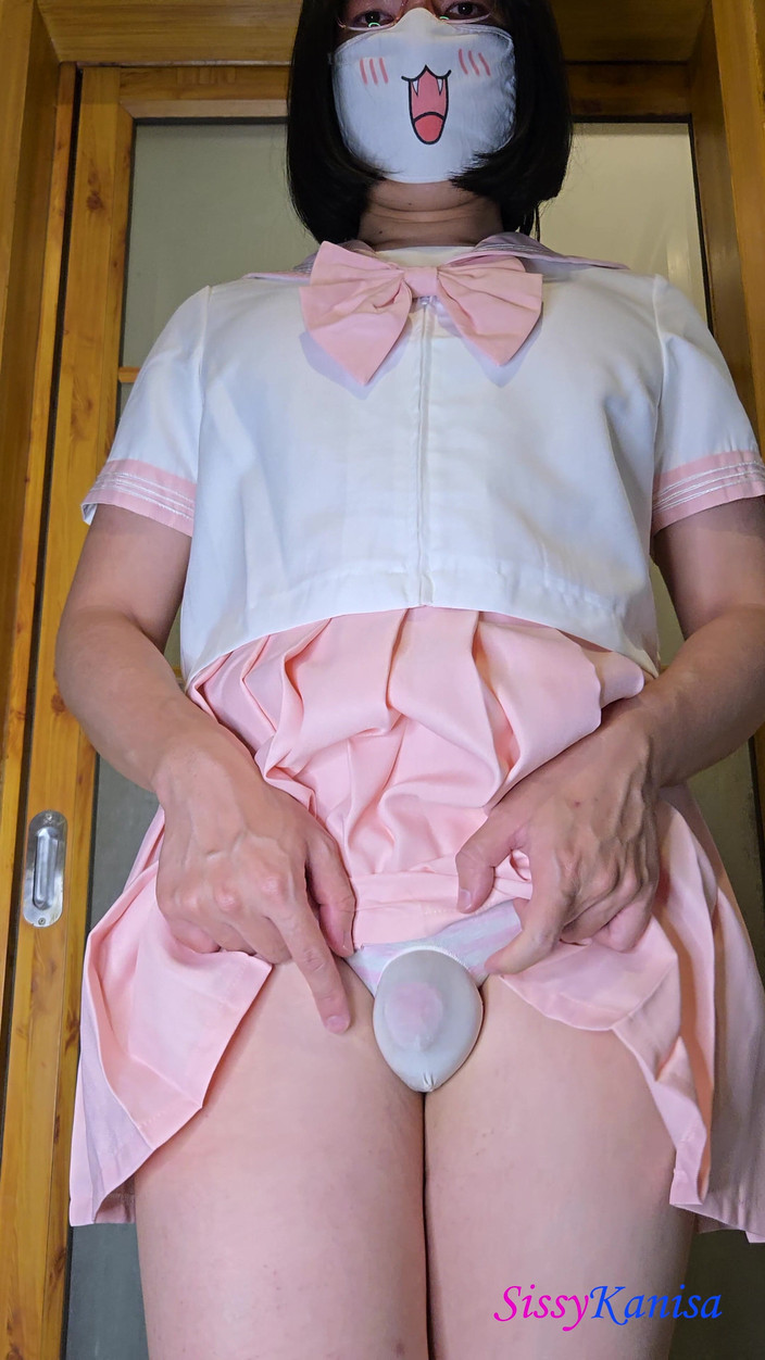 SissyKanisa: Šatna Sissy Kanisy: Zkuste pink Seifuku (japonská Sailor College Uniform)