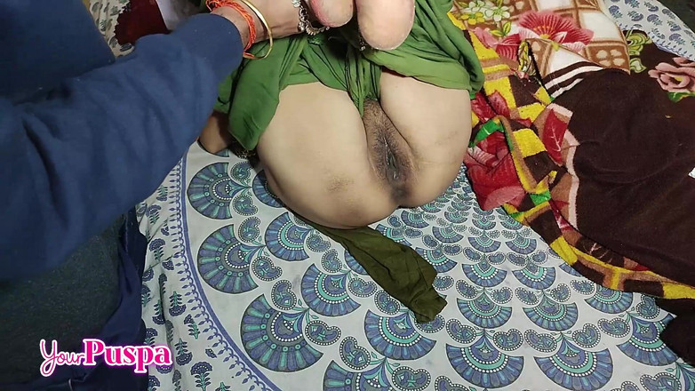 Your Puspa: Nevlastní otec má sex se svou desi nevlastní dcerou