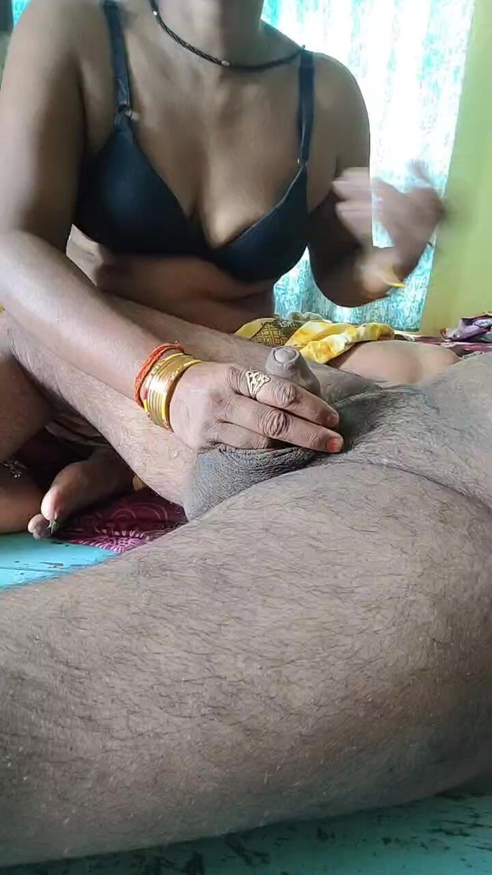 FULLMJEDETI: Astăzi, pizda și țâțele indiencei Bhabhi au fost futute și bhabhi s-a excitat și...