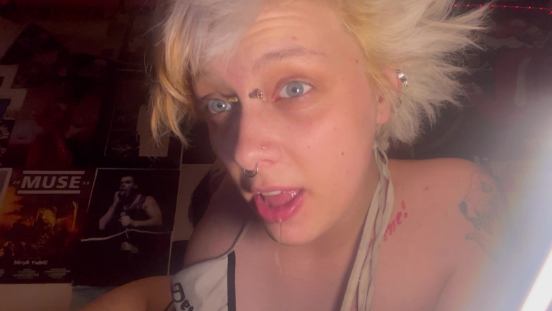 Glitterqueen1999: Ragazza gotica senza trucco tour della bocca! Denti lingua 
