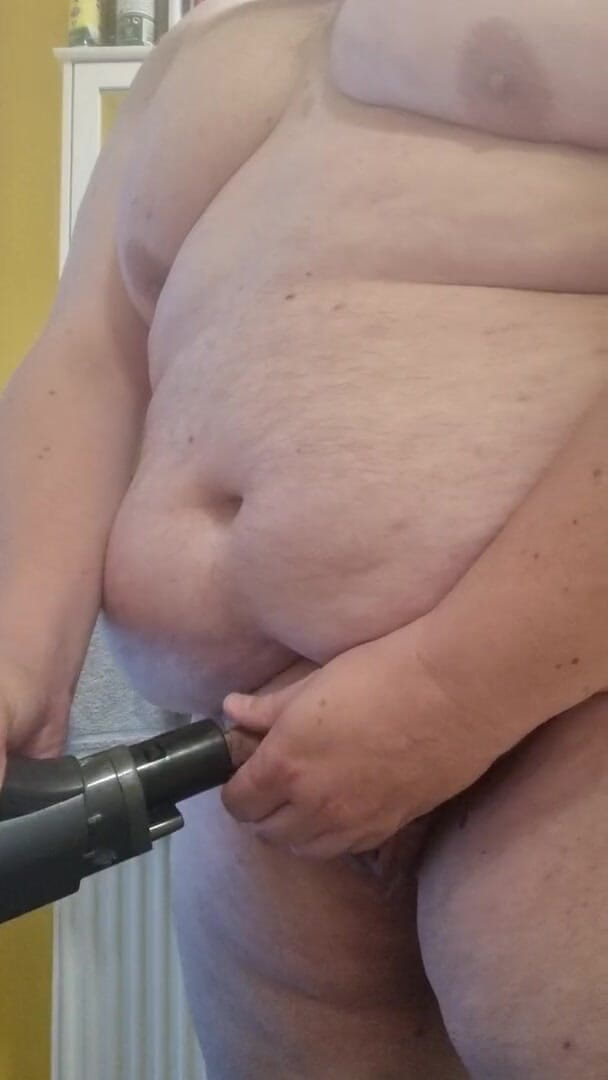 Big man: Hoover-blowjob