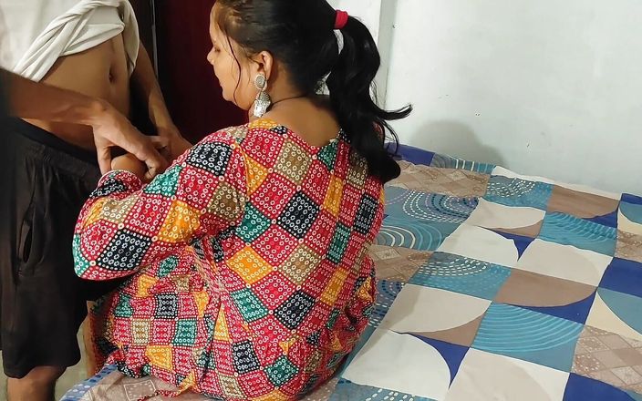 Happyhome: Eerste keer anale seks met buurman Bhabhi buitenshuis