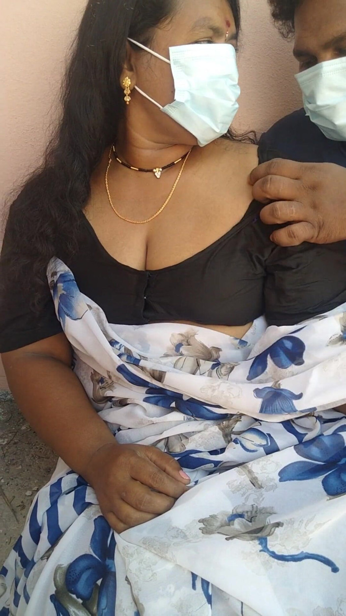 Benita sweety: Tamil desi açık havada üvey erkek kardeşiyle sari seks yapıyor