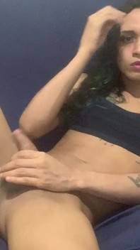 Trans Masturbiert Und Zeigt Ihren Hintern