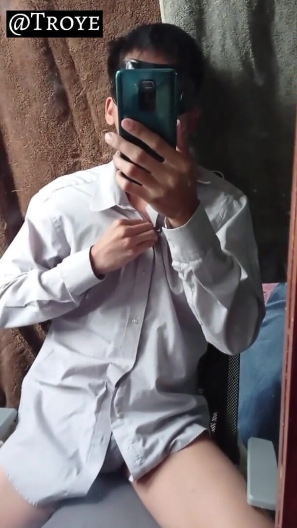 Troye_AsianPinoy: Cewek hot asia lagi asik masturbasi di depan cermin | Pinoy...