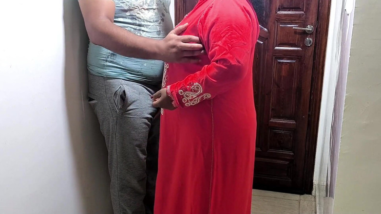Arabic Bbw: 집에서