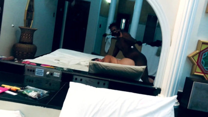 Sharinga: Eating naughty at the hotel