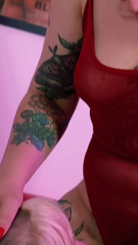 Lesbica dildo gag figa pelosa cazzo e orgasmo