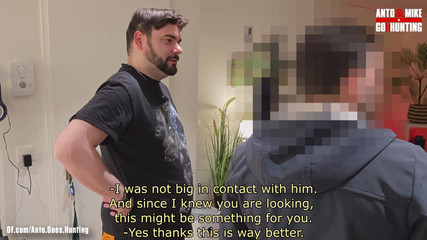 AntoGoesHunting: Heteroseksüel Evli Hademe Kanepede Emiliyor Ve Boşalırken Yüksek Sesle Inliyor