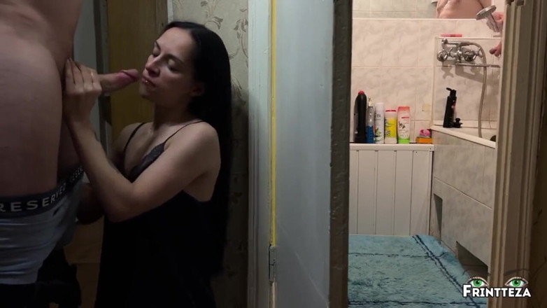 Frintteza: Un vecino me folló en la boca mientras mi esposo...