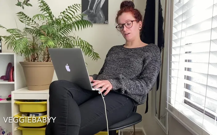 Veggiebabyy: Boss Needs a New Fuck Toy JOI Interview
