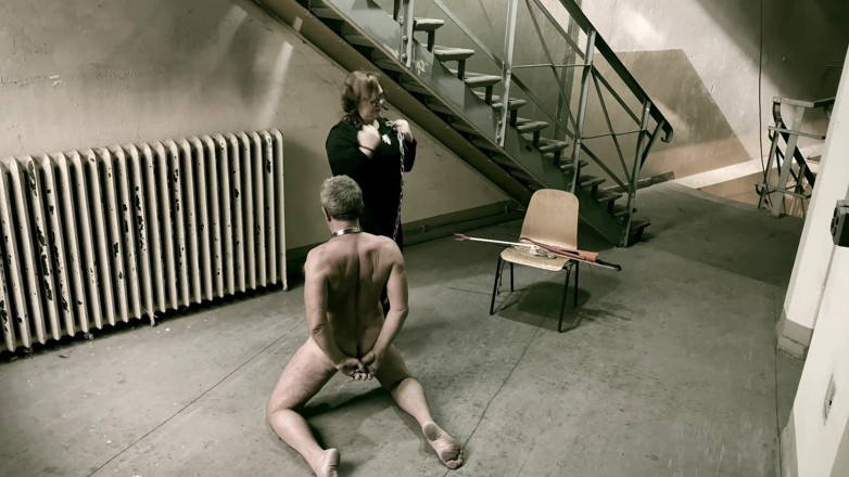 Mistress April: Dominatrix mistress April - осередок 45 квітня в'язниці, частина 1