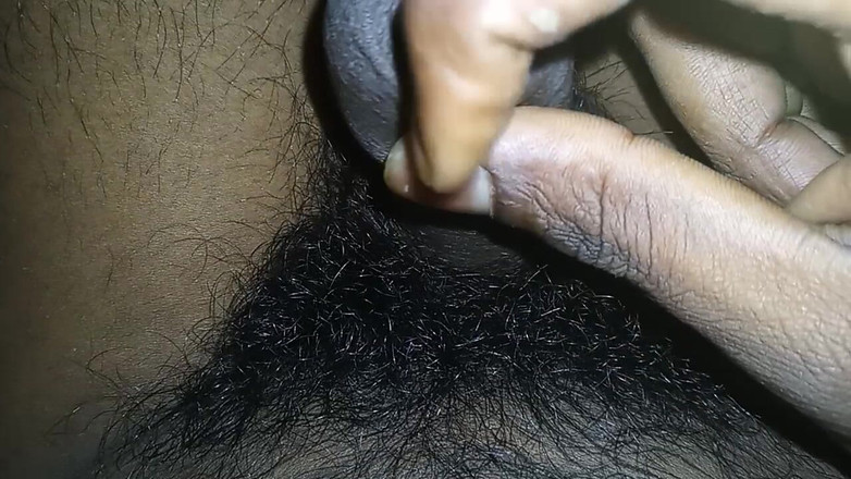 CornyMorale357: Sheela Bhabhi mi vytáhla vodu z penisu.