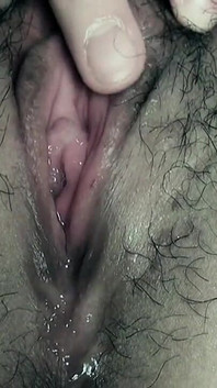 उपयोगकर्ता अनुरोध करता है कि मैं कई बार चुदाई करने से पहले अपनी चूत दिखाता हूं