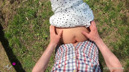 Alisa Lovely: Ótimo casal amador ao ar livre no lago
