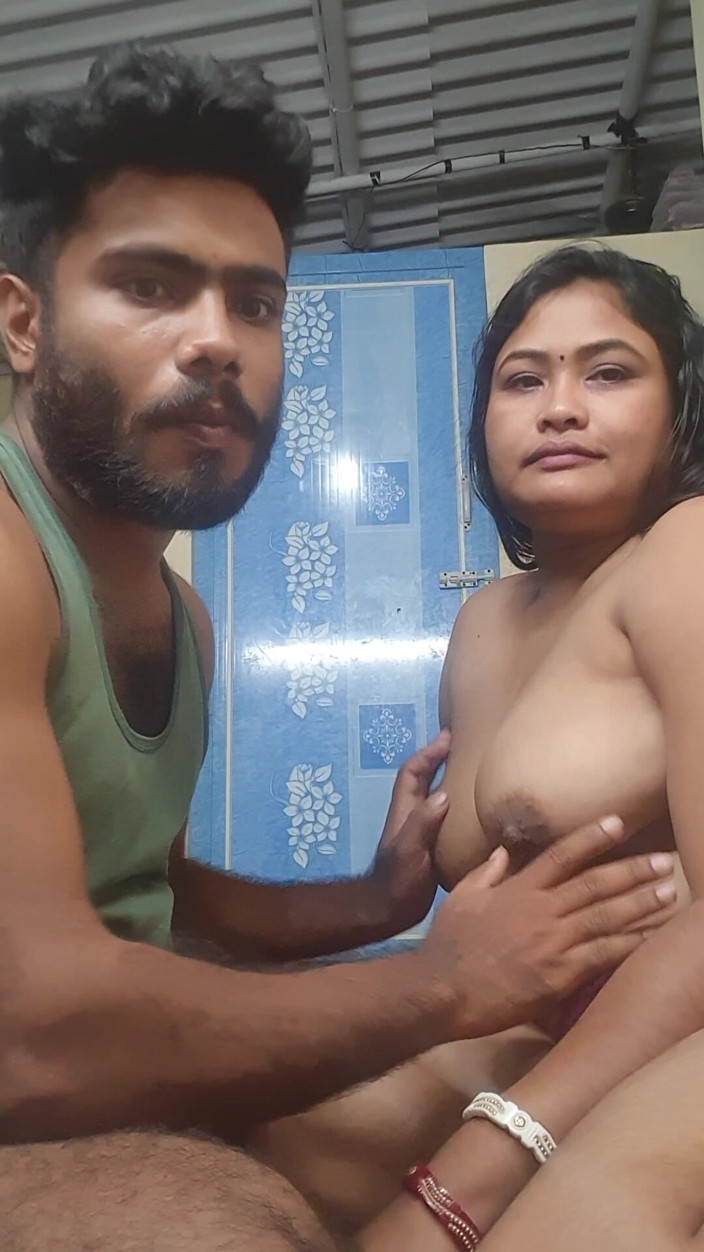 Mridulmadhu: Hot Deshi Indian Couple