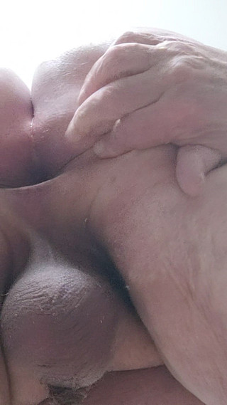 Karlchengeil: zadek zespodu a zblízka