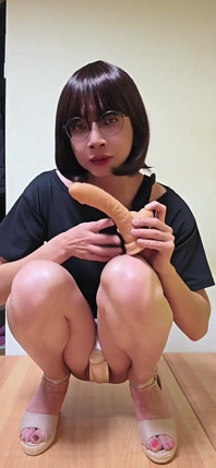 Falsk tjej Tingxuan blowjob analsex-dildo