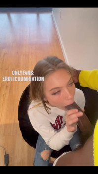 Sno Eating This Dick While the Neighbors Walking by ‍