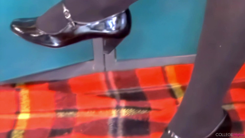 College Uniform: Estudio Con Alana Chase