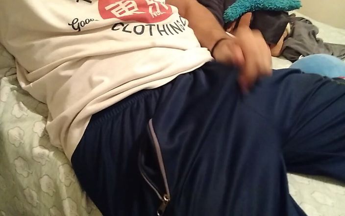 AlexAlejandro13: Au lit, excitée