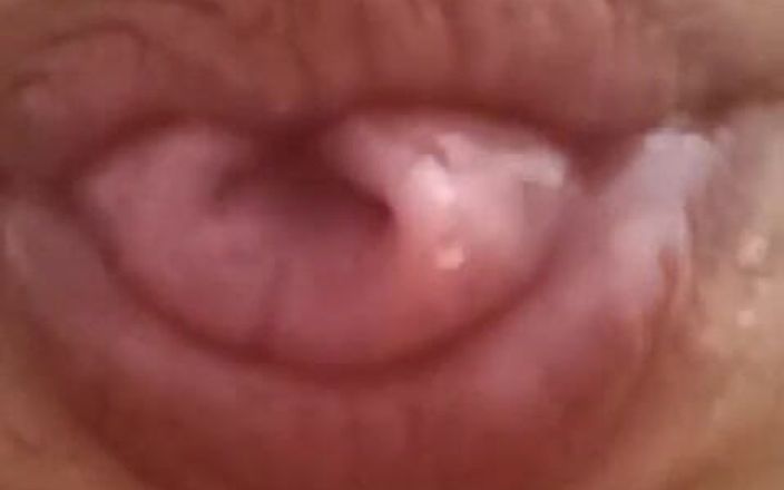 Gangbang straight: Sara Bhabhi liet haar vriendin aan de lul zuigen en...
