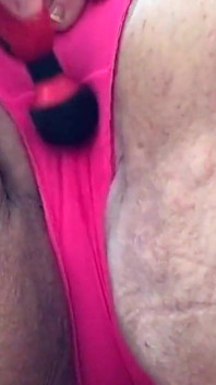 Bbwbootyful merangsang klitorisku dengan vibrator meniduri memekku
