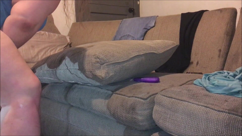 Sadee Rain: Sadee hardcore fodendo sua bunda grossa no sofá fazendo seu...