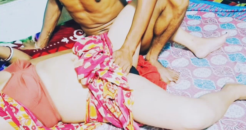 Teensex: Curvy Blonde MILF Bhabi Shows Chris Young How to Properly...