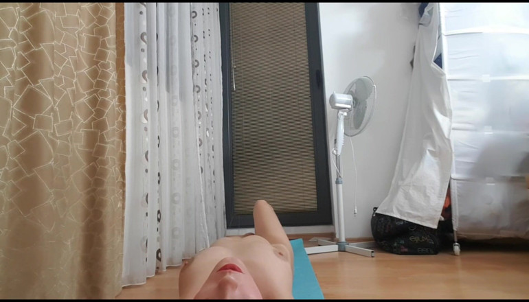 Erotic Tanya: Гола йога з милою блондинкою-тінкою