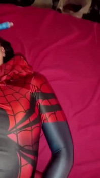ナターシャ・グアパはスパイダーガール中出し全身タイツです
