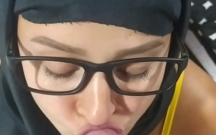 1lindapareja: Arab Stepmom Sex Request