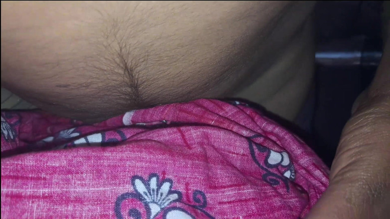 Trilokinath: teman wanita Tamil berkongkek