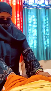 Tesettürlü Müslüman yenge ateşli xxx masti ve üvey erkek kardeş.