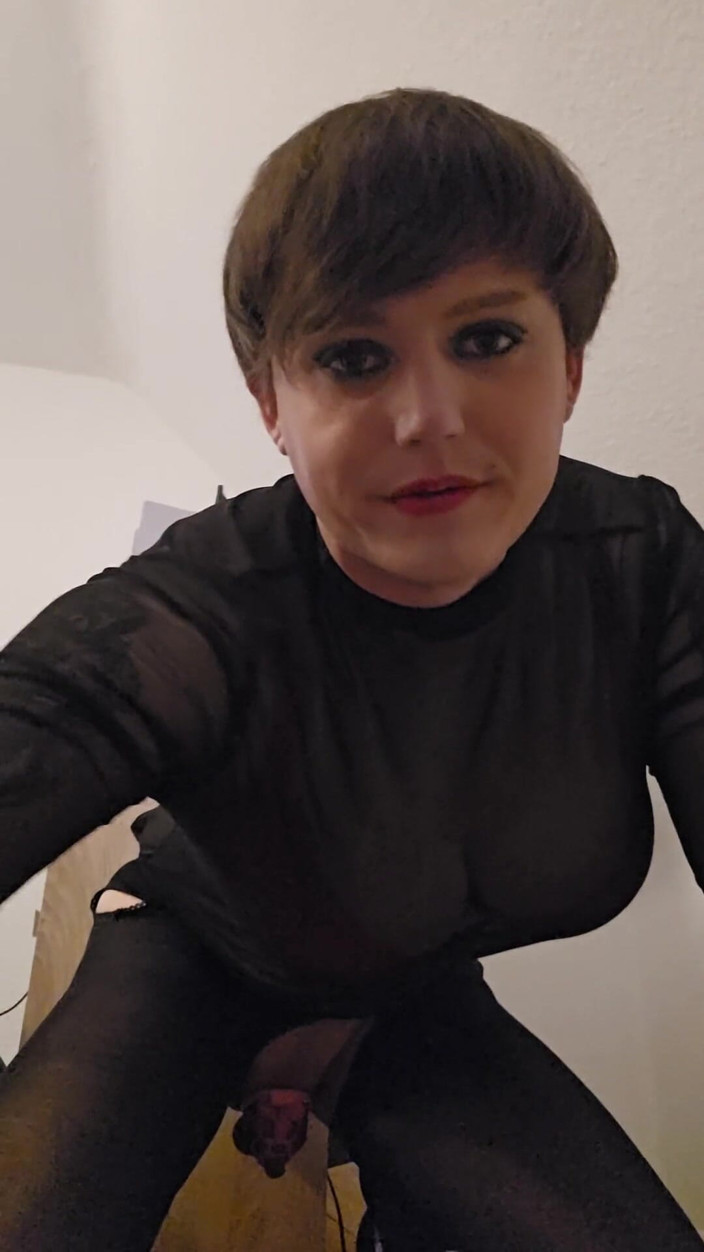 Sissy Millie Lucy: 娘娘腔millie再次干她的玩具