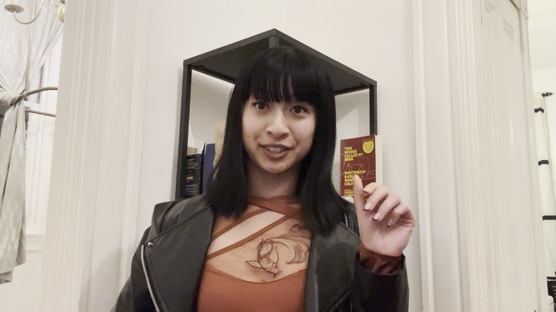 Felicity Azura: Diş macunu ile mastürbasyon