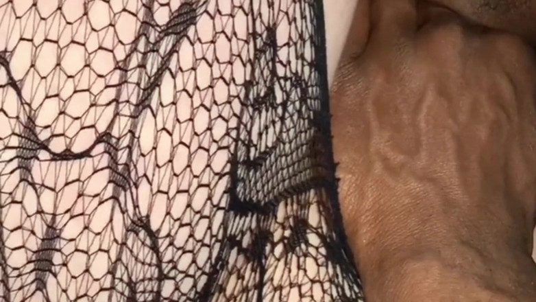 Real homemade BBW BBC porn: สาวอังกฤษอวบ BBC Natasex เอามือยัดหีเย็ดแรงใส่ชุดตาข่าย