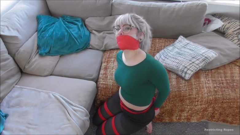Restricting Ropes: Luna Grey - convida o Sr. Jeff