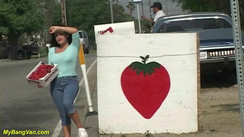 My Bang Van: Gordinha milf pega para seu primeiro dp bangvan