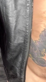Muscle Hunk Jerks off
