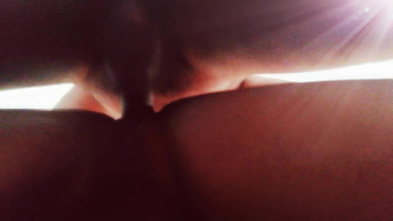 Tina Baby: Pemandangan Kongkek Pepek Besar Dari Bawah