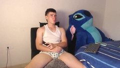 Icyhot707: Stor Ung Latino Onanerar Över Byxor