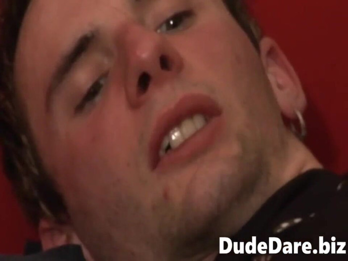 DudeDare: Dude blonde sesat dimusnahkan duburnya gaya doggy