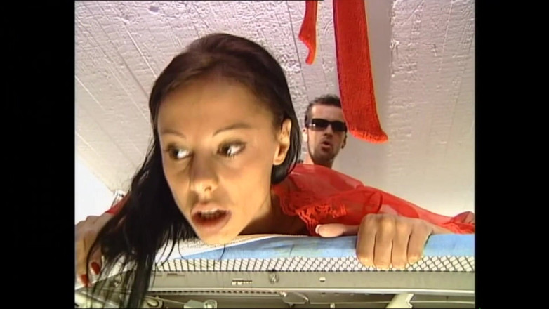 MMV TV - our best full movie: Surové a nefiltrované uctívání kundičky a jízda na péru 